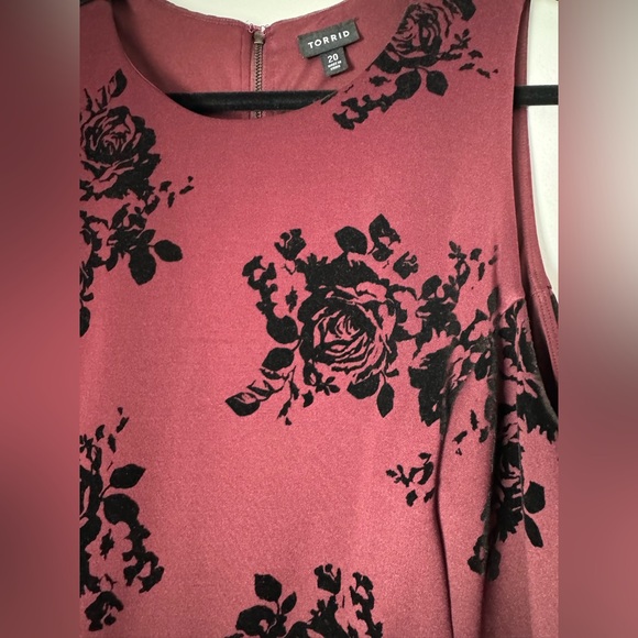 Torrid Sleeveless Burgundy Floral Dress - Picture 4 of 6